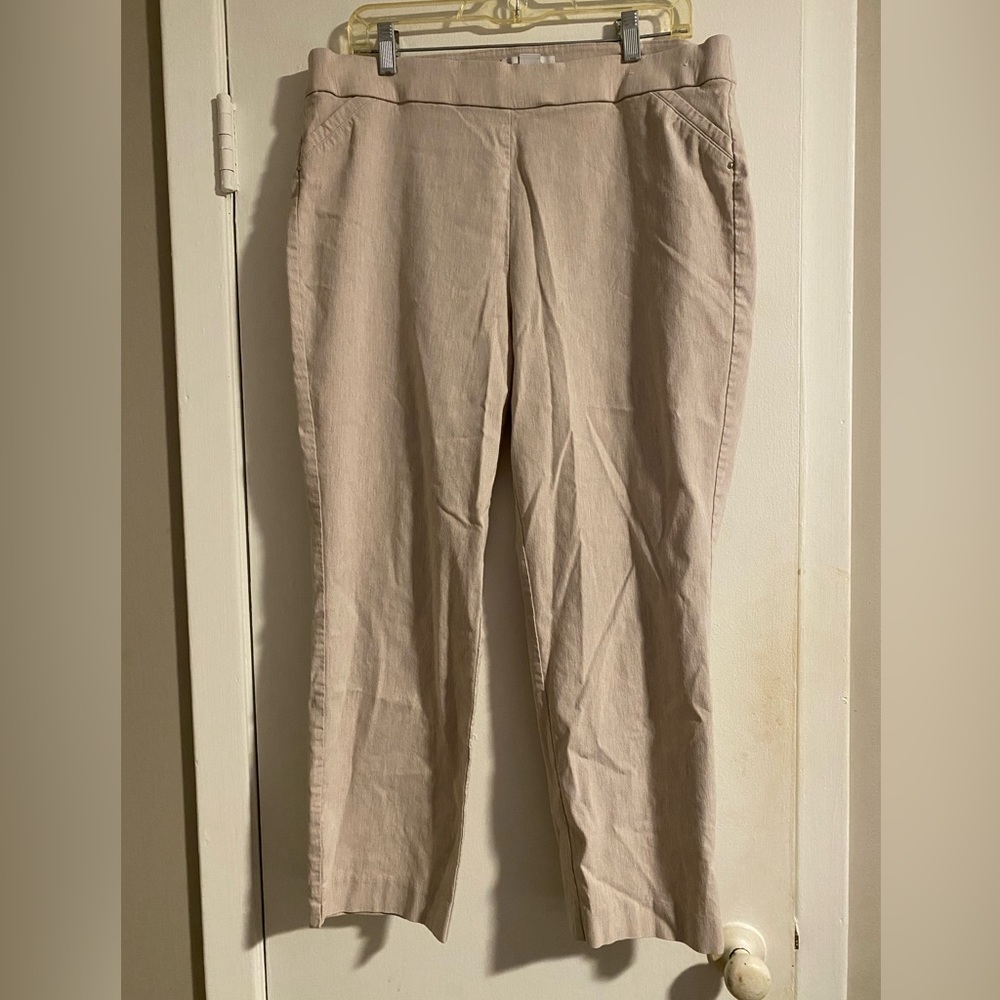 Liz Claiborne April Slim Leg Ankle khaki size 16